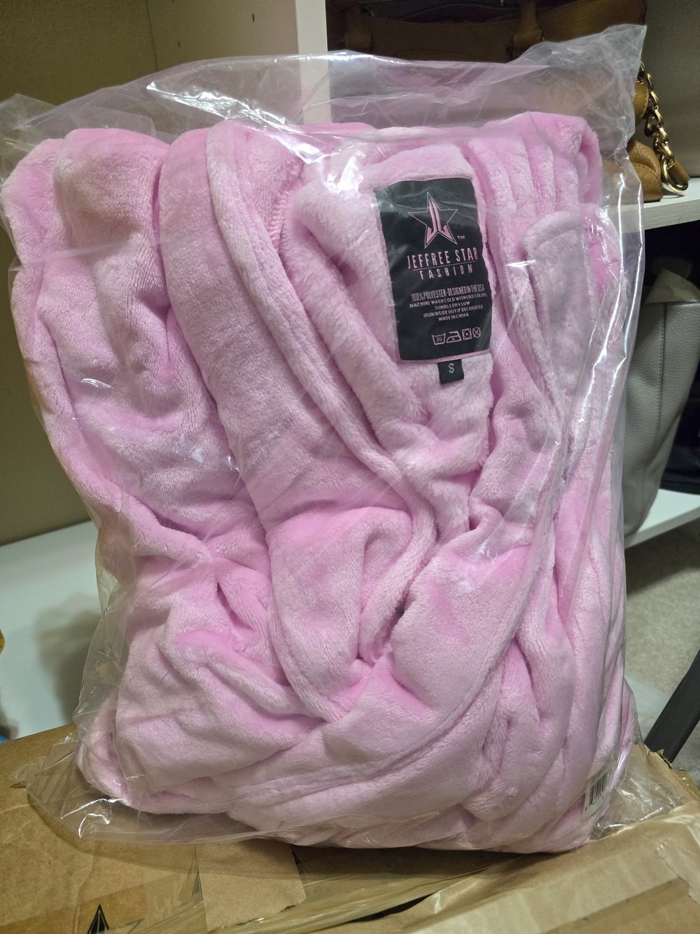 Jeffree Star Robe - Picture 2 of 6
